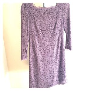 Quarter sleeved lavender midi dress.
